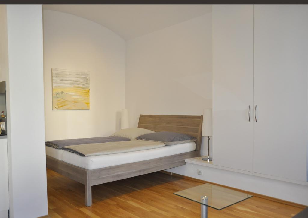 Ferienwohnung Im Univiertel Mit Garten Graz Exterior photo